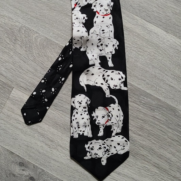 Addiction Dalmatian Tie - Picture 2 of 5